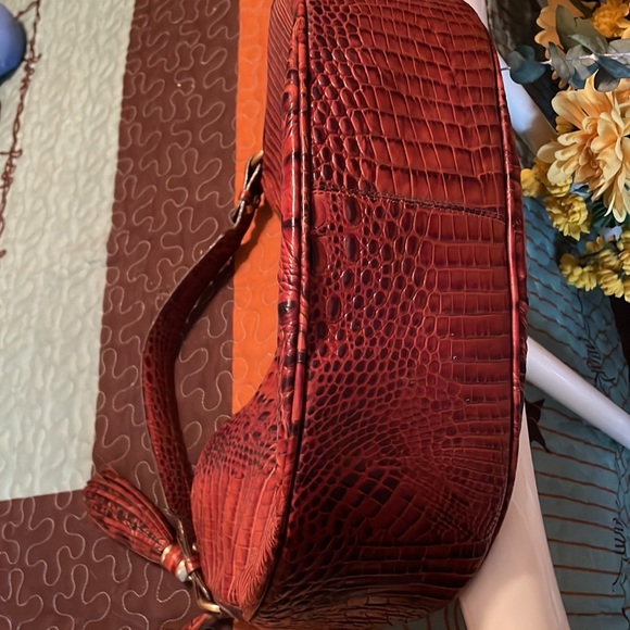 Pre ~ owed Brahmin womens purse - Picture 6 of 8